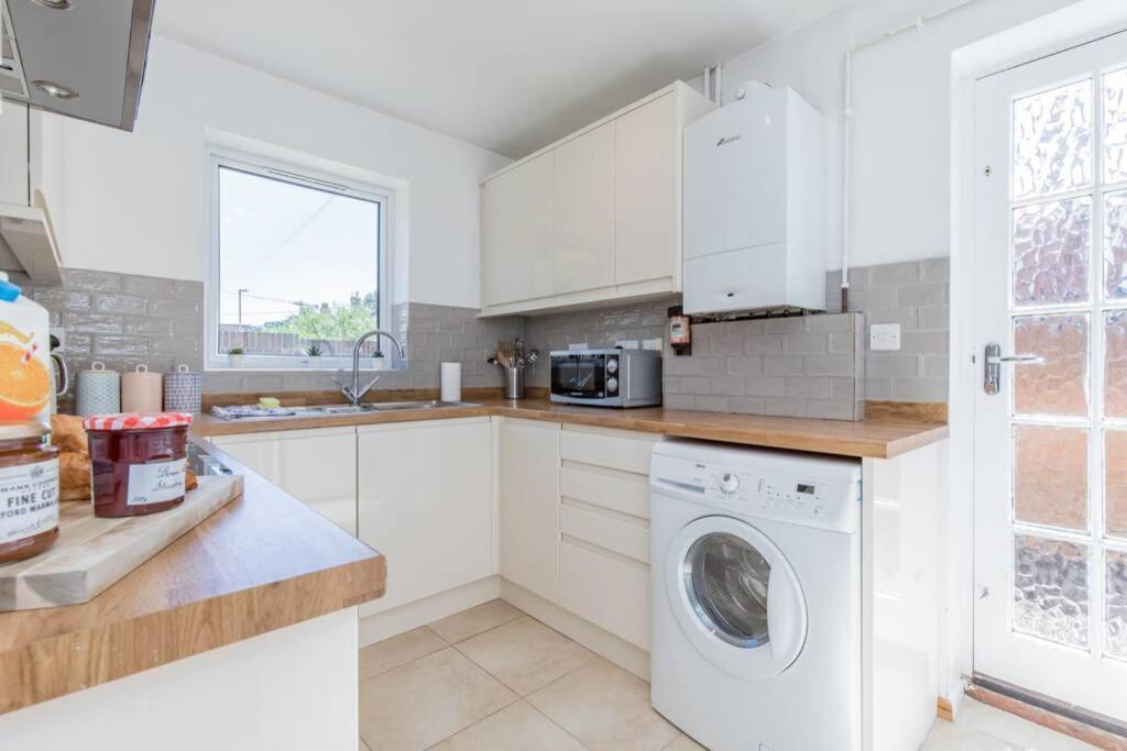 Stylish Townhouse In The Heart Of Summertown Oxford Exterior foto